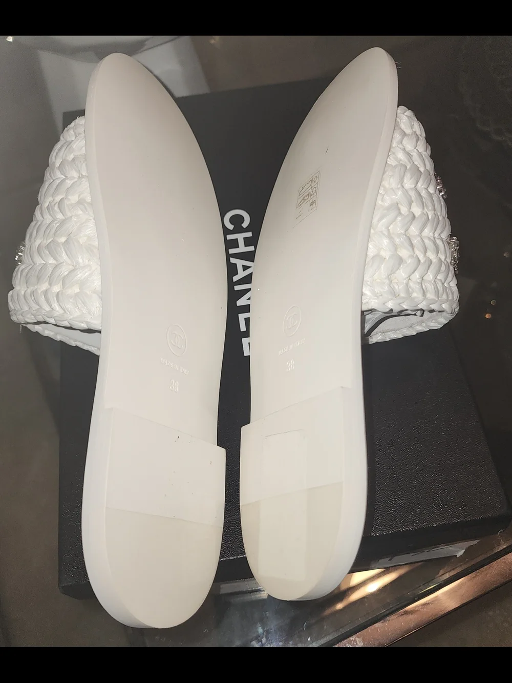 Authenic CHANEL CC CRYSTAL LOGO RAFFIA STRASS  White Braided  CC Slide Mules